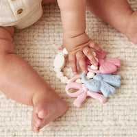 Itzy Trio Teether