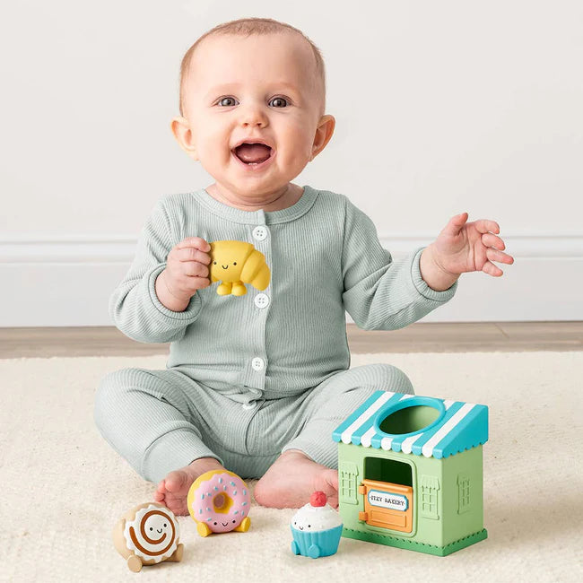 Itzy Play Bakery - Spill & Fill Activity