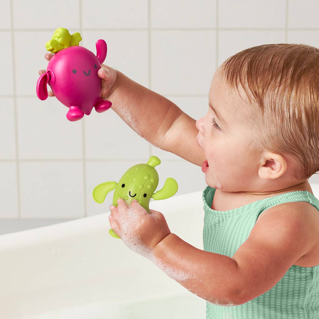 Itzy Silly Swimmers Bath Toy