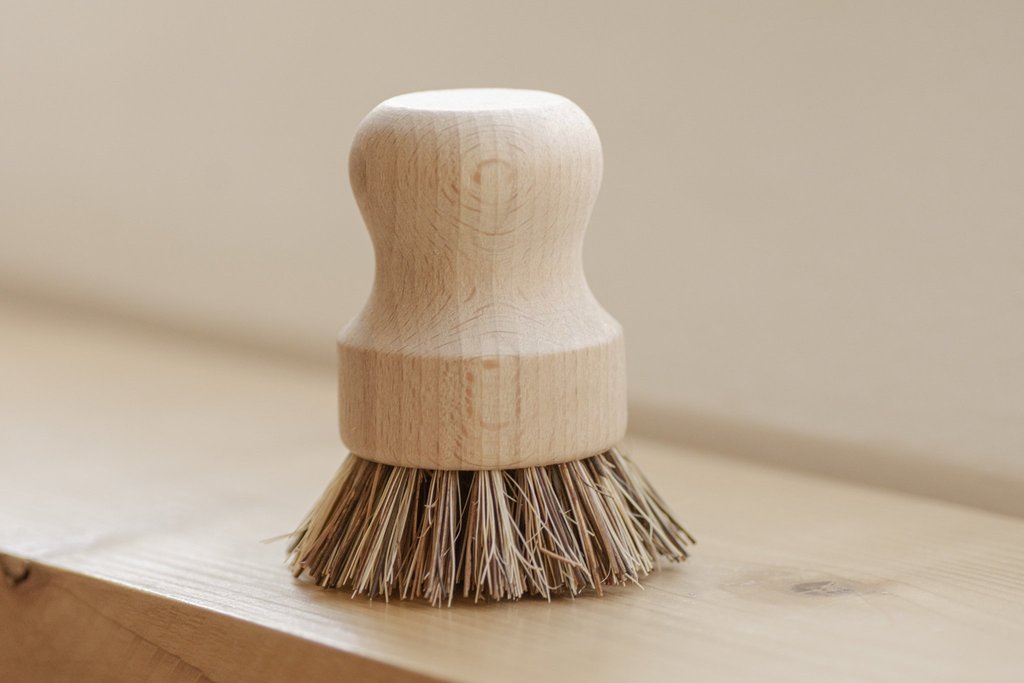 Pot Scrubber - White Teakwood & Plant Fibers