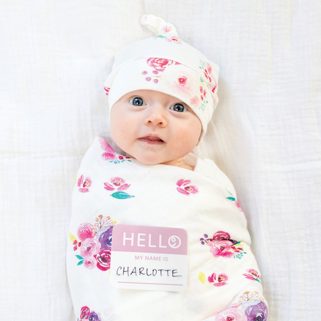 Hello World Swaddle & Knotted Hat Set