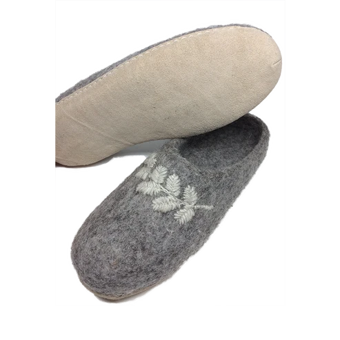 Youth & Adult Slipper